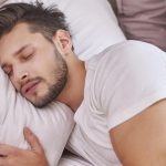 Sonno arretrato, così disturba la vita